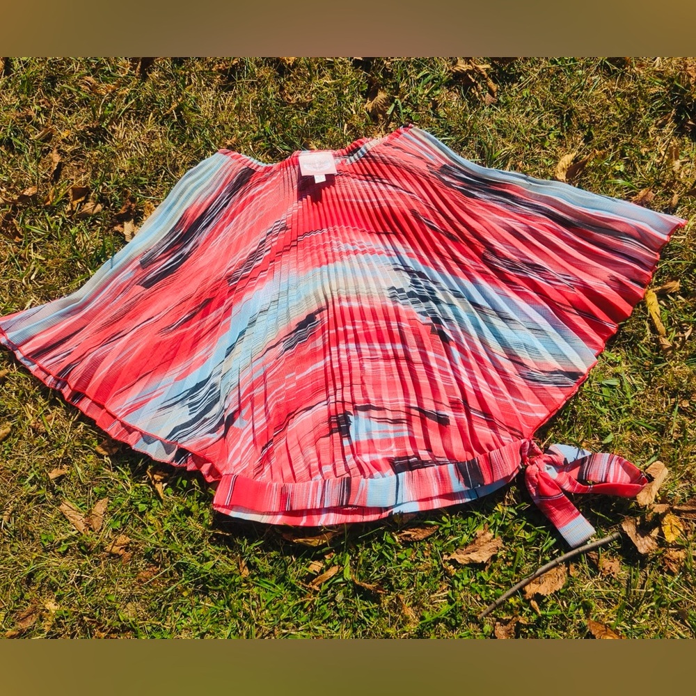 Romeo and Juliet Couture Pleated Red Poncho NWOT